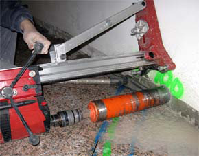 Wandbohrung auf Bodenniveau